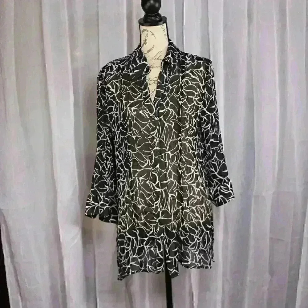 Chicos black/white 100% Silk Button Down Sheer Blouse Size 3 / Size XL